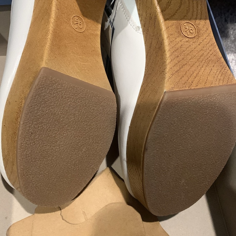 Universal Thread White Watson Memory Foam Heels - Picture 9 of 15